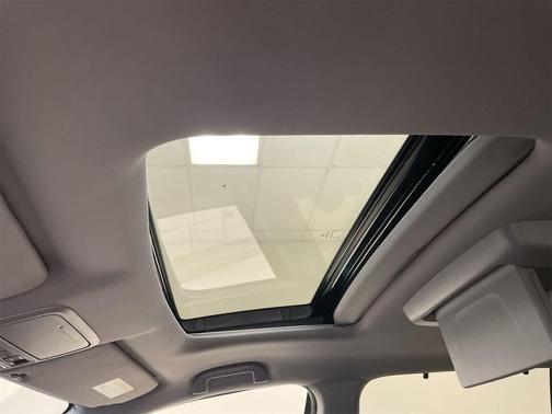 2022 Honda Pilot Touring 8-Passenger
