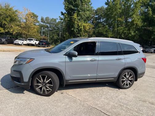 2022 Honda Pilot Touring 8-Passenger