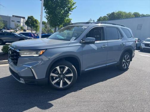 2025 Honda Pilot Touring 8-Passenger