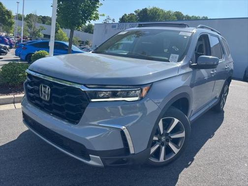 2025 Honda Pilot Touring 8-Passenger