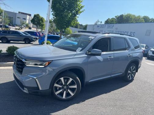 2025 Honda Pilot Touring 8-Passenger