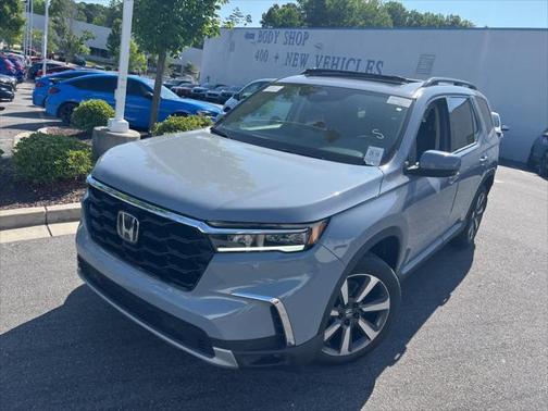 2025 Honda Pilot Touring 8-Passenger