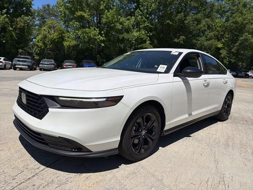 Platinum White Pearl 2025 Honda Accord SE