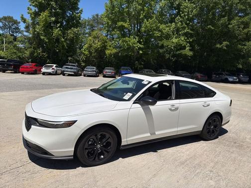 Platinum White Pearl 2025 Honda Accord SE