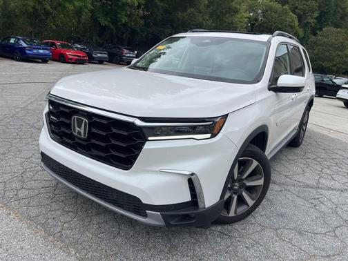 2025 Honda Pilot Touring 8-Passenger