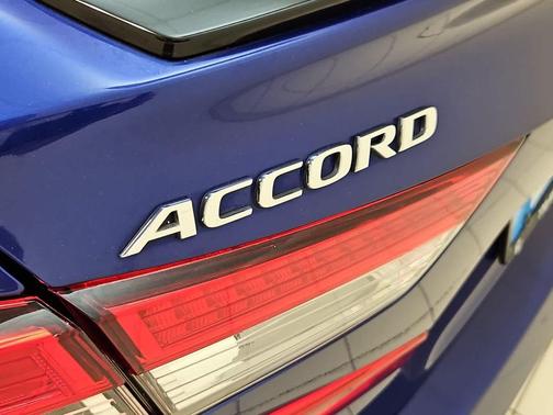 Still Night Pearl 2022 Honda Accord Sport 1.5T