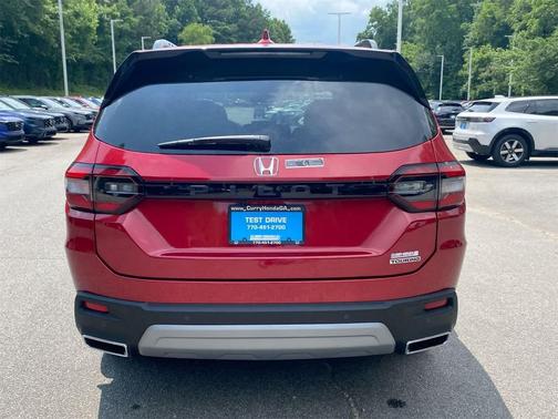 2025 Honda Pilot Touring 8-Passenger