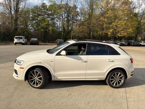 White 2018 Audi Q3 2.0T Premium Plus