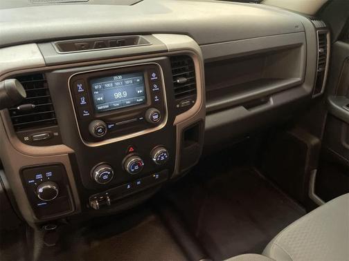 2017 RAM 2500 Tradesman Crew Cab 4x4 6'4' Box