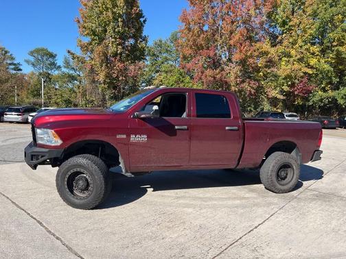 2017 RAM 2500 Tradesman Crew Cab 4x4 6'4' Box