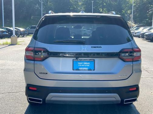 2025 Honda Pilot Touring 8-Passenger