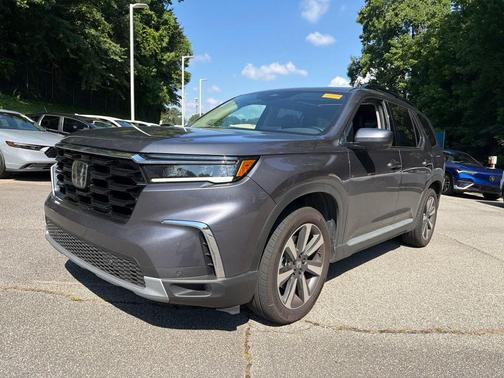 Modern Steel Metallic 2025 Honda Pilot Touring 8-Passenger