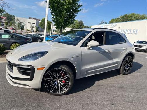 2025 Porsche Macan Base