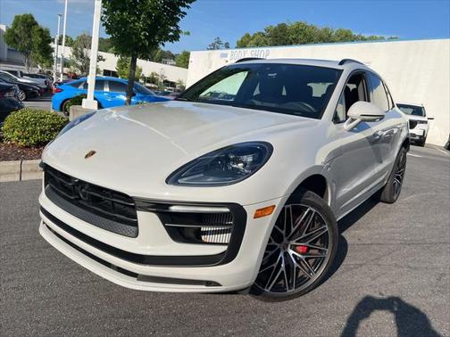 2025 Porsche Macan Base