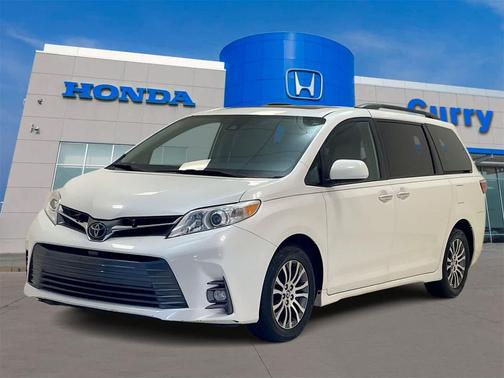 2019 Toyota Sienna XLE