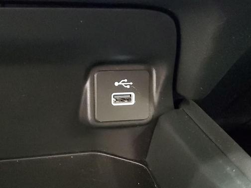 Crystal Black Pearl 2023 Honda HR-V LX