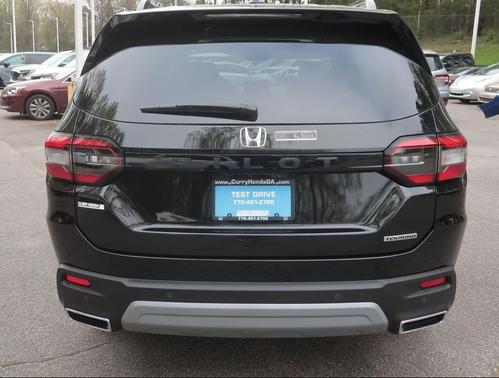 2025 Honda Pilot Touring 8-Passenger
