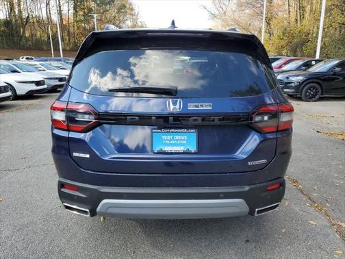 2025 Honda Pilot Touring 8-Passenger