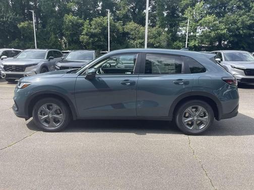 Nordic Forest Pearl 2027 Honda HR-V LX