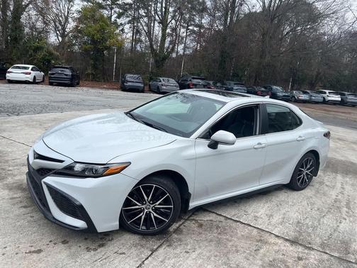 2024 Toyota Camry SE