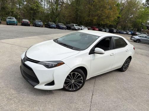 Super White 2018 Toyota Corolla LE