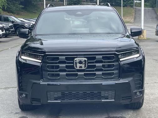 Crystal Black Pearl 2026 Honda Pilot Sport