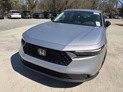 Solar Silver Metallic 2025 Honda Accord SE