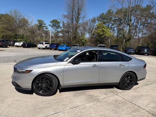 Solar Silver Metallic 2025 Honda Accord SE