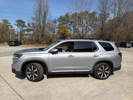 2025 Honda Pilot Touring 8-Passenger