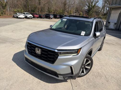 2025 Honda Pilot Touring 8-Passenger