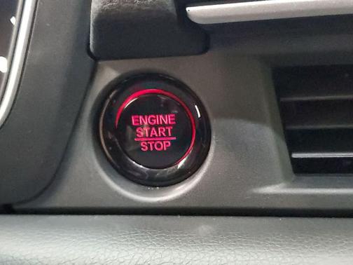 Platinum White Pearl 2025 Honda Pilot Sport