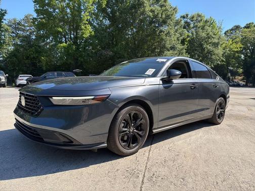 Meteorite Gray Metallic 2025 Honda Accord SE