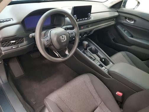 Meteorite Gray Metallic 2025 Honda Accord SE