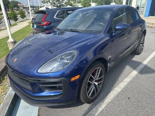 2022 Porsche Macan Base