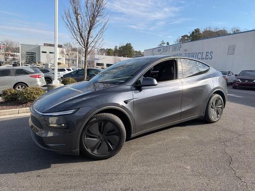 2026 Tesla Model Y Premium Rear-Wheel Drive