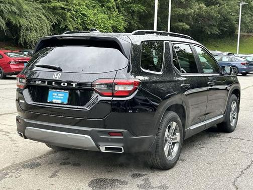 Crystal Black Pearl 2026 Honda Pilot EX-L