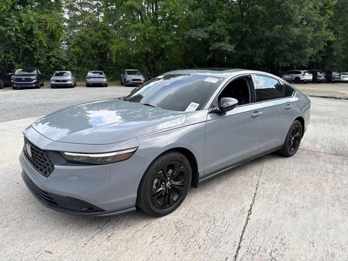 Urban Gray Pearl 2025 Honda Accord SE