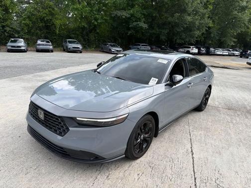 Urban Gray Pearl 2025 Honda Accord SE
