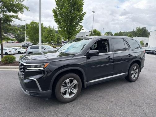 Crystal Black Pearl 2024 Honda Pilot EX-L 7 Passenger