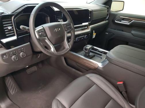 Summit White 2026 Chevrolet Silverado 1500 RST