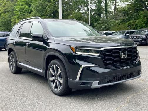 2025 Honda Pilot Touring 8-Passenger
