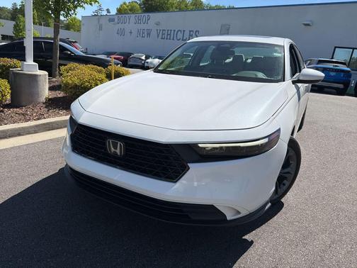 Platinum White Pearl 2023 Honda Accord EX