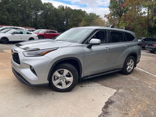 2023 Toyota Highlander LE