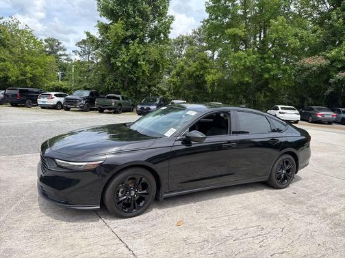 Crystal Black Pearl 2025 Honda Accord SE