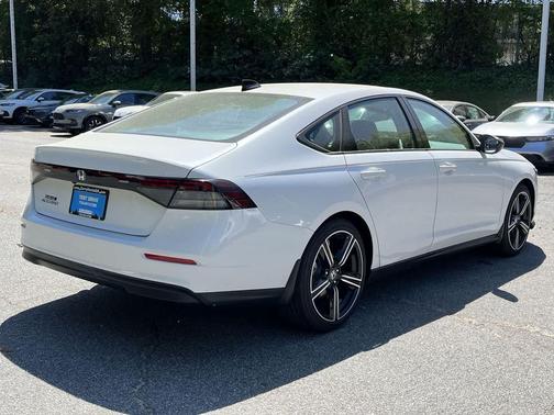 Platinum White Pearl 2026 Honda Accord SE