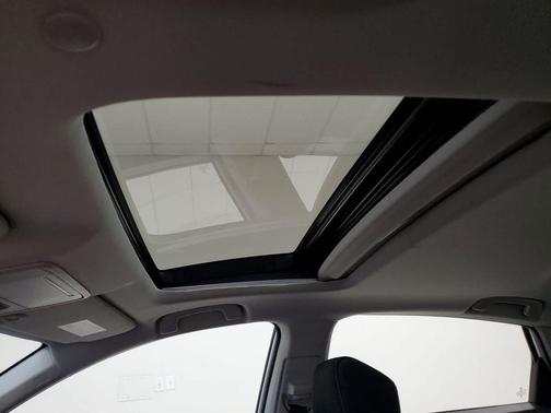 Solar Silver Metallic 2025 Honda Accord SE