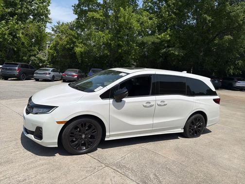 Platinum White Pearl 2025 Honda Odyssey Sport-L