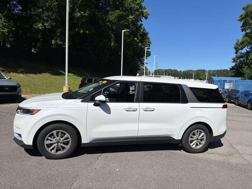Snow White Pearl 2024 Kia Carnival LX