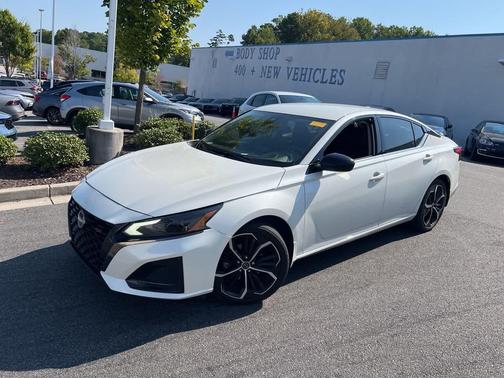 2023 Nissan Altima SR FWD