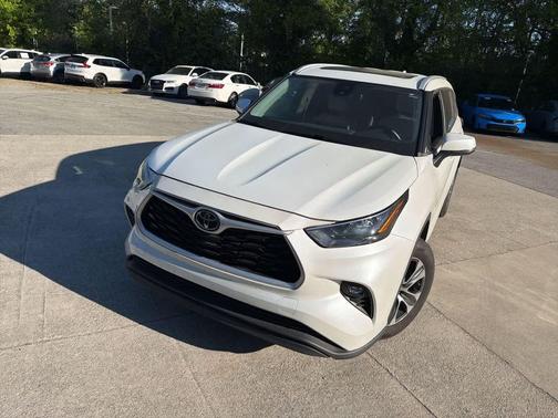 Wind Chill Pearl 2023 Toyota Highlander XLE